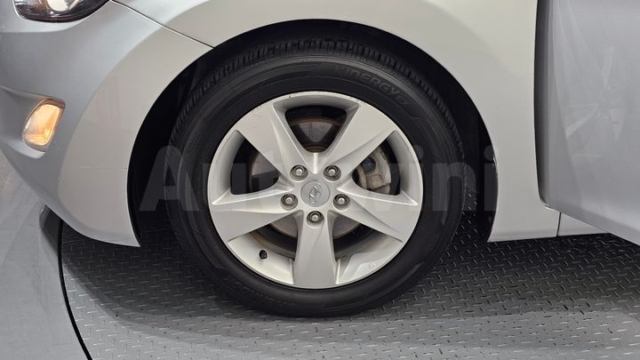 Hyundai Avante 2011 — 5