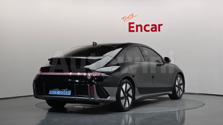 Hyundai Ioniq 2023 — 2