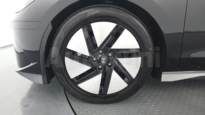 Hyundai Ioniq 2023 — 5
