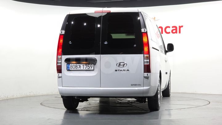 Hyundai Staria 2023 — 4