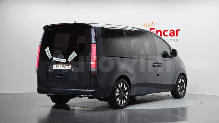 Hyundai Staria 2025 — 2
