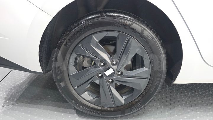 Hyundai Avante 2023 — 5
