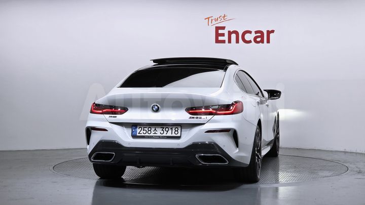 BMW 8 Series 2024 — 4