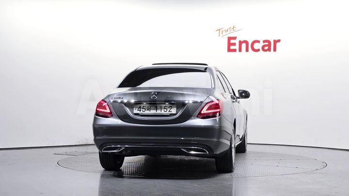 Mercedes-Benz C Class 2019 — 3