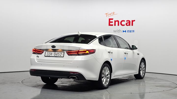 Kia K5 2017 — 2