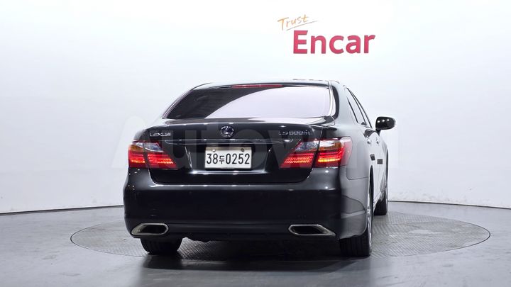 Lexus LS 2010 — 4