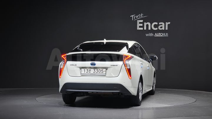 Toyota Prius 2017 — 4