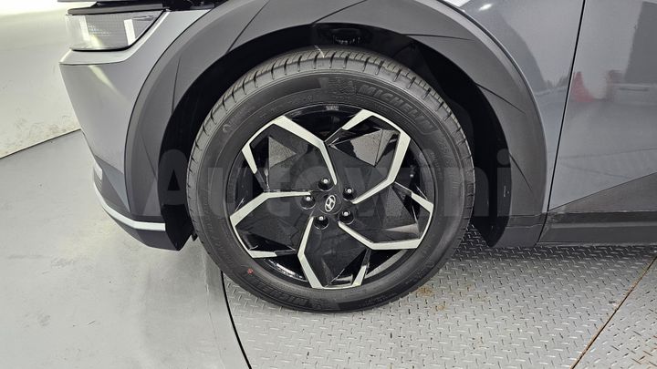 Hyundai Ioniq5 2023 — 5