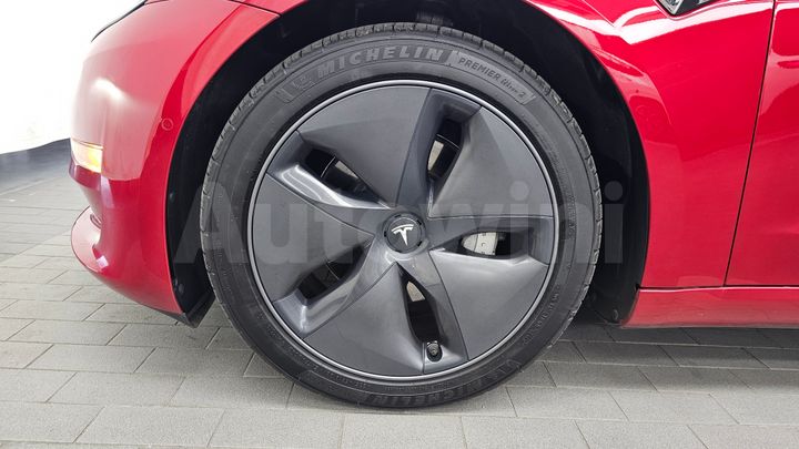 Tesla Model 3 2020 — 5