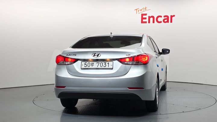 Hyundai Avante 2014 — 5