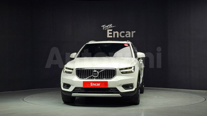 Volvo XC40 2020 — 3