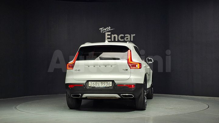 Volvo XC40 2020 — 4