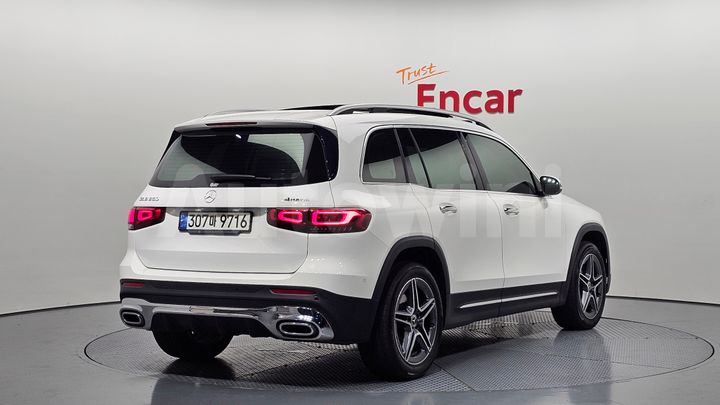 Mercedes-Benz GLB Class 2021 — 2