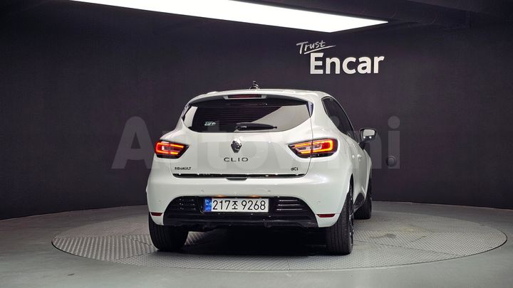 Renault Clio 2018 — 4