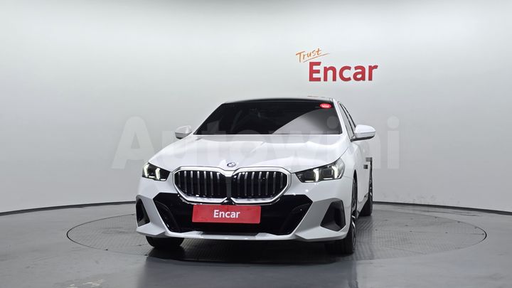 BMW 5 Series 2025 — 3