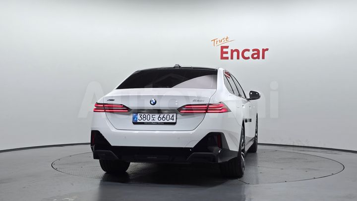 BMW 5 Series 2025 — 4