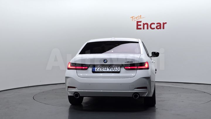 BMW 3 Series 2024 — 4