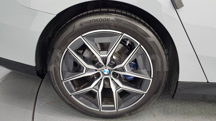 BMW 5 Series 2025 — 5