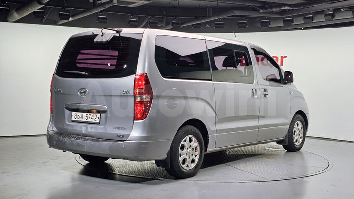Hyundai Starex 2014 — 2