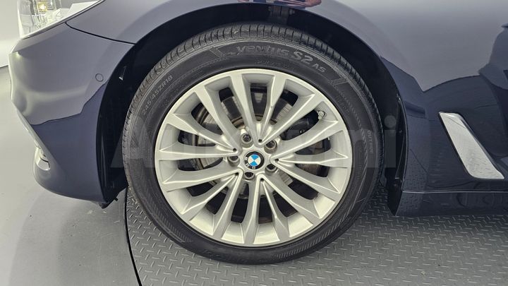 BMW 5 Series 2018 — 5