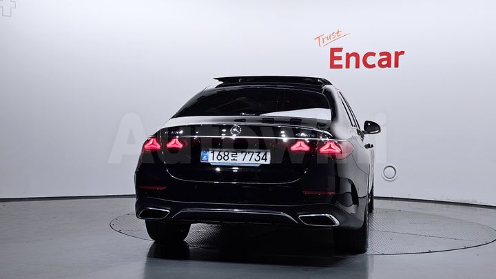Mercedes-Benz E Class 2025 — 4