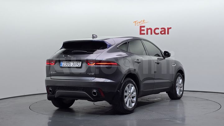 Jaguar E PACE
