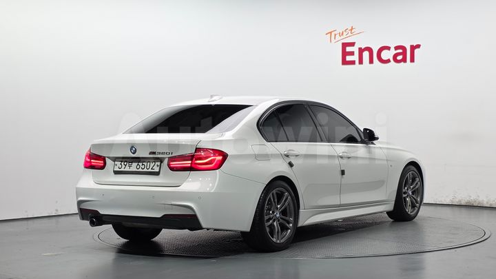 BMW 3 Series 2017 — 2