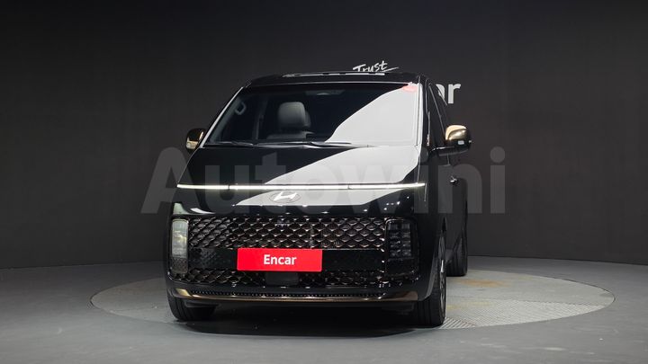 Hyundai Staria 2025 — 3