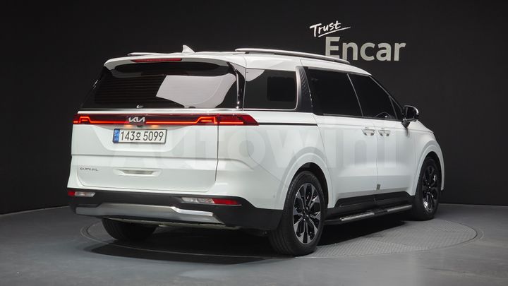 Kia Carnival 2022 — 2