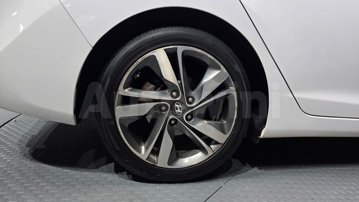 Hyundai Avante 2014 — 5
