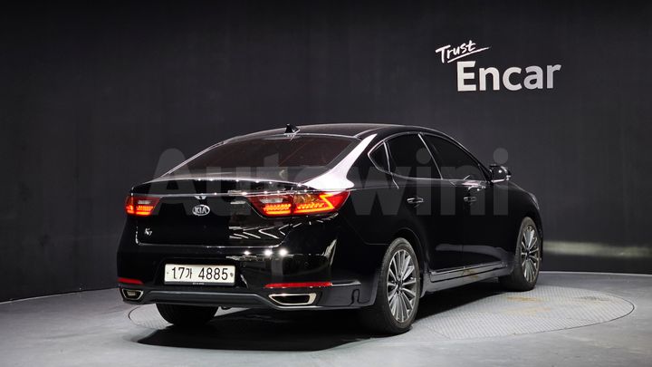 Kia K7 2018 — 2
