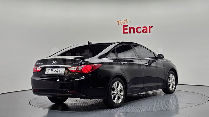 Hyundai Sonata 2010 — 2