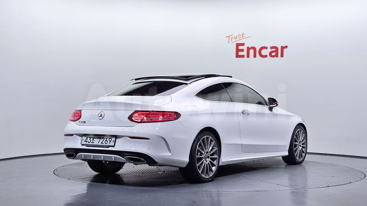 Mercedes-Benz C Class 2018 — 2
