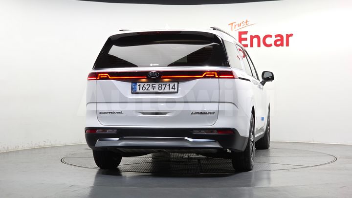 Kia Carnival 2021 — 4