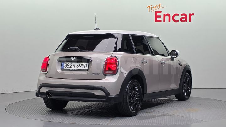 Mini Cooper 2024 — 2