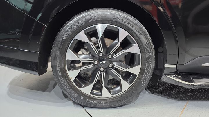 Kia Carnival 2023 — 5