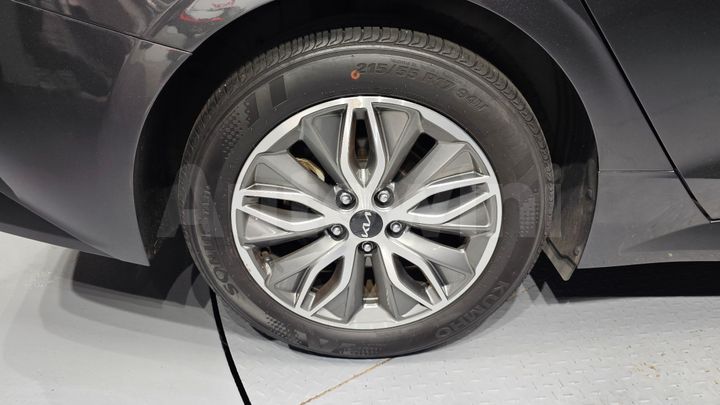 Kia K5 2022 — 4