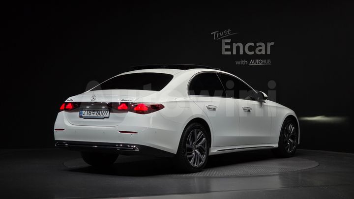 Mercedes-Benz E Class 2024 — 2