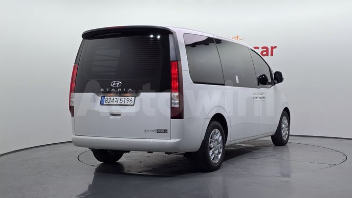 Hyundai Staria 2023 — 2