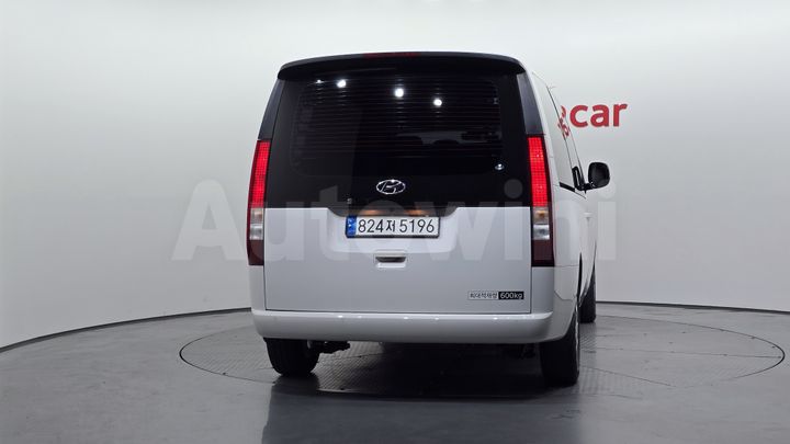 Hyundai Staria 2023 — 4
