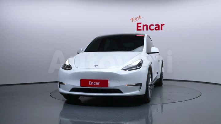 Tesla Model Y 2022 — 3