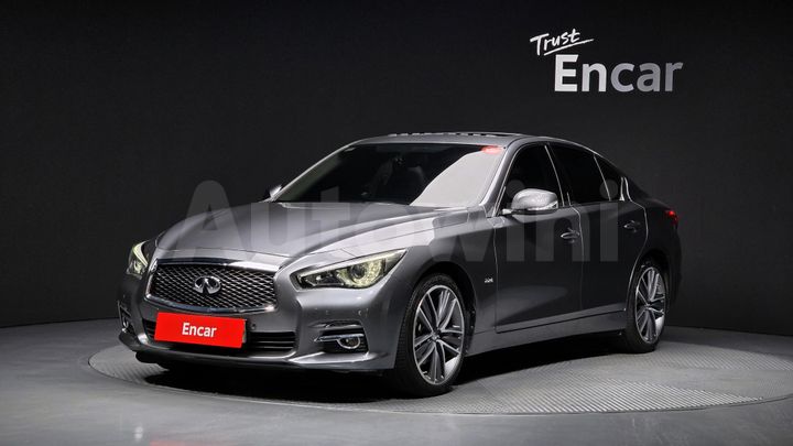 Infiniti Q