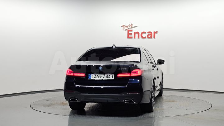 BMW 5 Series 2023 — 3