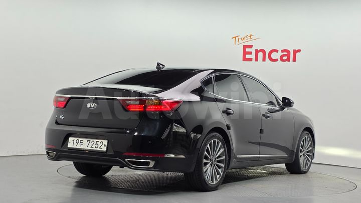 Kia K7 2017 — 2