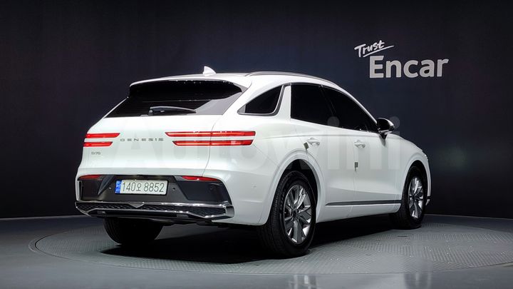 Genesis GV70 2025 — 2