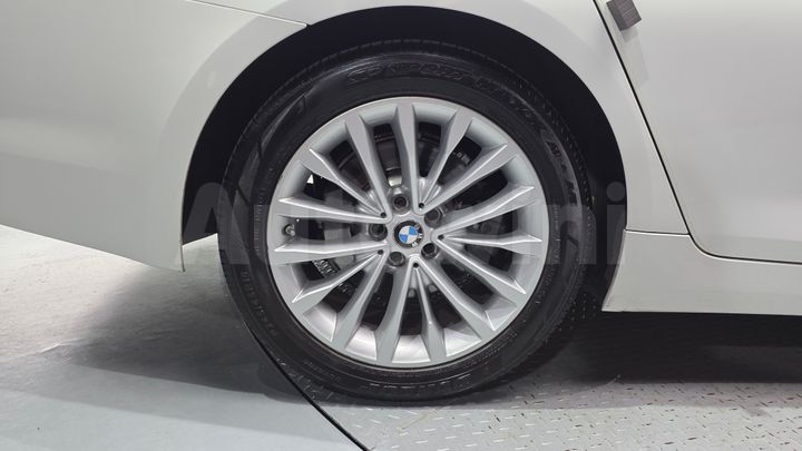 BMW 5 Series 2018 — 5