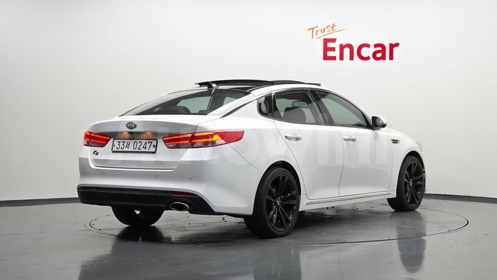 Kia K5 2016 — 2
