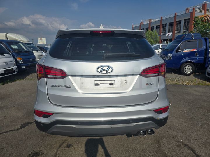 Hyundai SantaFe 2017 — 4