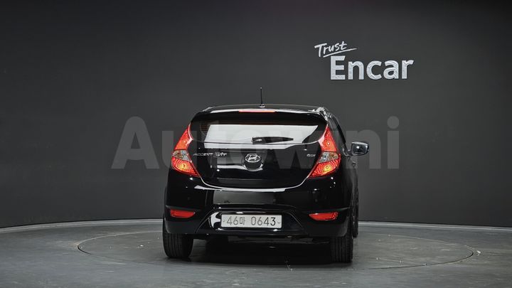 Hyundai Accent 2017 — 4