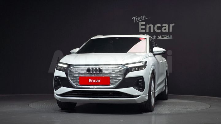 Audi Q4 2023 — 3